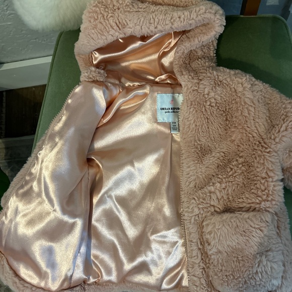 12Month fur jacket - Picture 5 of 6